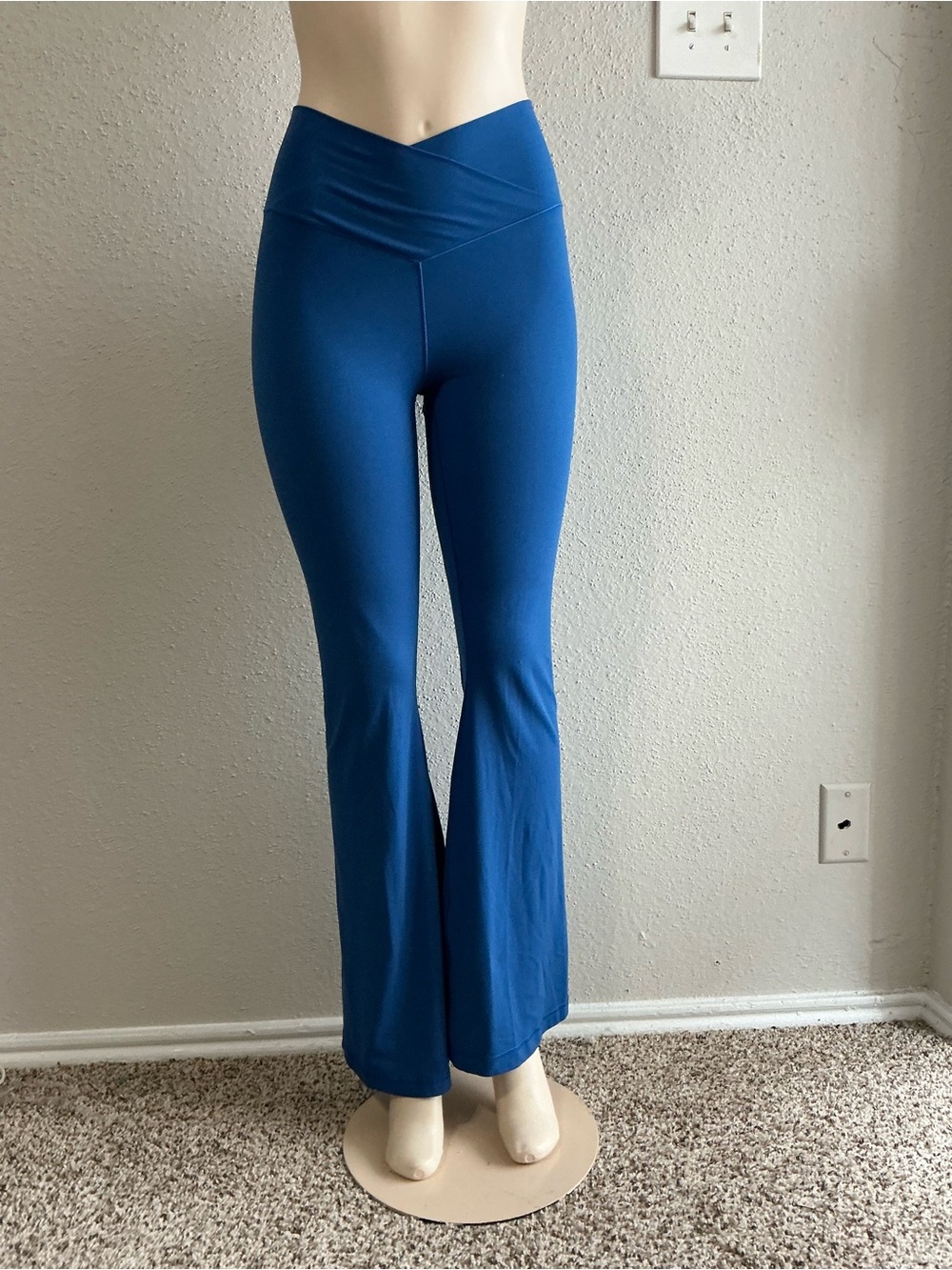 OFFLINE by Aerie Blue Crossover High Waist Flare Leggings Size L